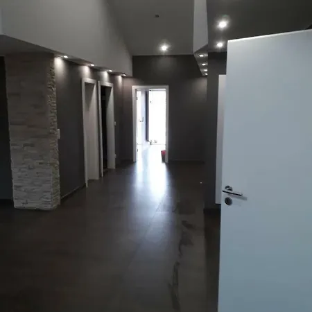 Lovely Private In Loft Apartment