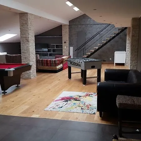 Lovely Private In Loft Apartment Foetz