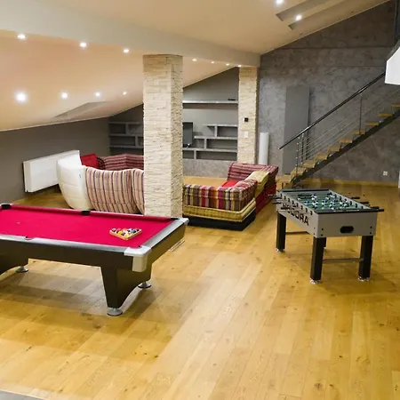 Lovely Private In Loft Apartment Foetz